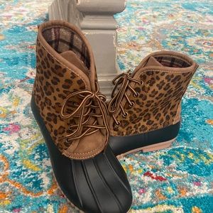 Coral Palms cheetah rain boots New never worn